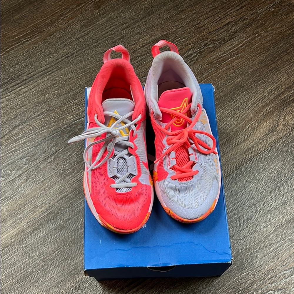 4Y Nike Kids Giannis Immortality 2 Hot Punch/ University Blue